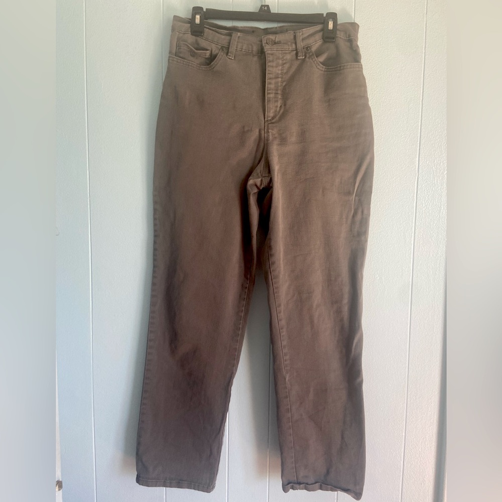 Size 10 straight leg charcoal grey Gloria Vanderbilt Jeans.